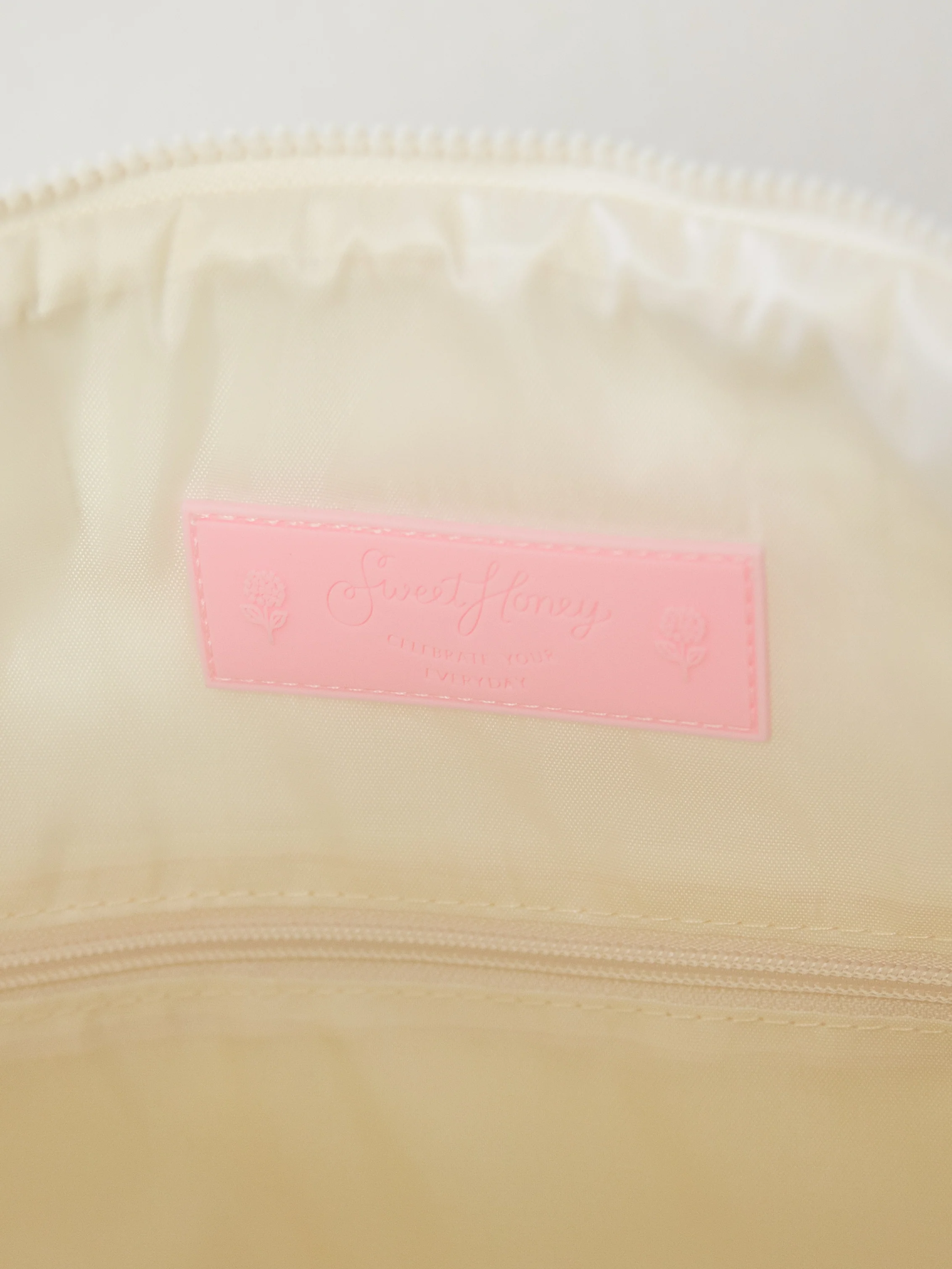 Puffer Duffle - Cream - Image 8